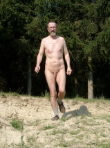 Nackedei nude hiking