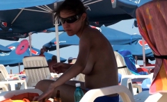 Hot Nude Amateur MILFs Beach Voyeur Close Up Pussy