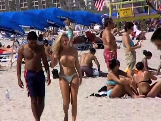 Amateur Couple Fuck On Beach - Amateur Couple Enjoys Exhibitionist Public Beach Sex at Nuvid