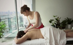 Aussie Masseuse Fingered By Amateur Lesbian